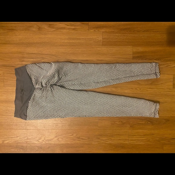 Honeycomb Butt Lifting Anti Cellulite Workout High Waist Leggings in Grey - Picture 2 of 3